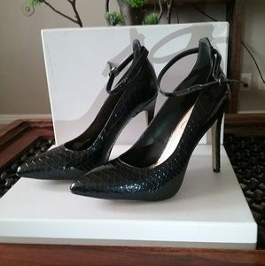 Black Jessica Simpson Shoes.🎀